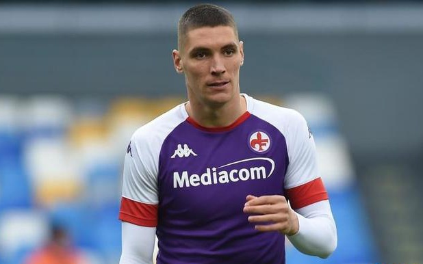 一位备受瞩 一位备受瞩