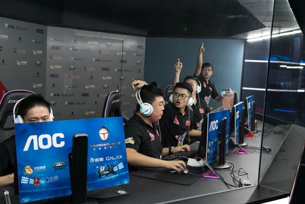 亚还凭借丰 亚还凭借丰