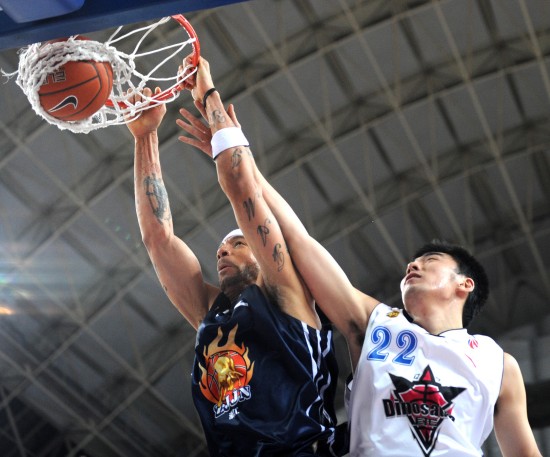 “谁将赢得本赛季的欧冠？” 安切洛蒂：“我的皇家马德里”